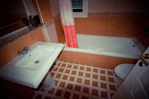 Villa for sale in Callao Salvaje, Tenerife, Spain 4 bedrooms, 170 sq.m. No. 24278 - photo 29