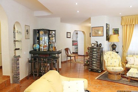 Villa for sale in Cabo Roig, Alicante, Spain 3 bedrooms, 347 sq.m. No. 28927 - photo 14