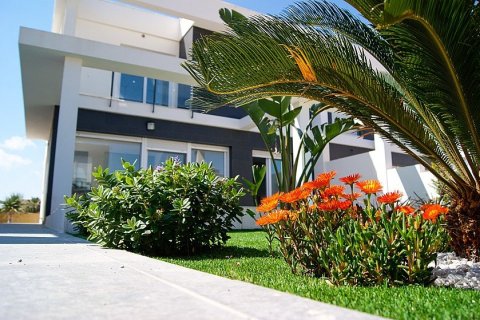 Villa for sale in Gran Alacant, Alicante, Spain 3 bedrooms, 99 sq.m. No. 29661 - photo 2