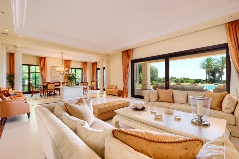Villa for sale in Benahavis, Malaga, Spain 5 bedrooms, 1025 sq.m. No. 29820 - photo 25