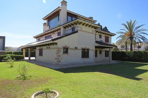 Villa for sale in Cabo Roig, Alicante, Spain 7 bedrooms, 600 sq.m. No. 29039 - photo 4