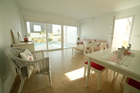 Villa for sale in Gran Alacant, Alicante, Spain 3 bedrooms, 99 sq.m. No. 29661 - photo 5
