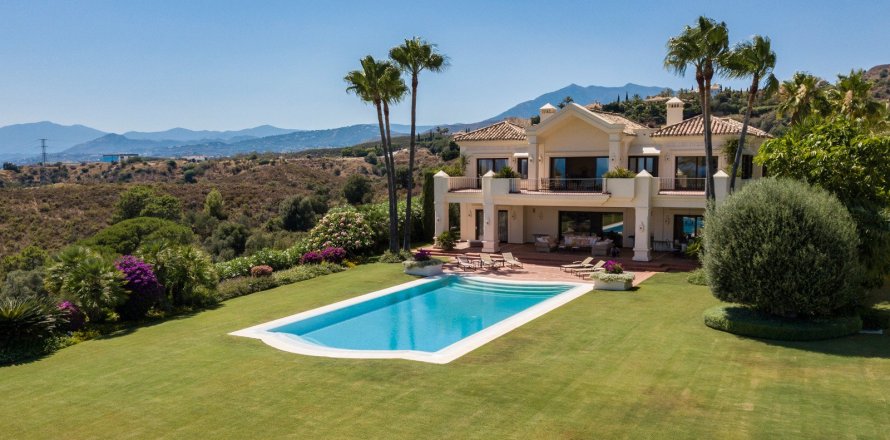 Villa in Benahavis, Malaga, Spain 5 bedrooms, 1025 sq.m. No. 29820