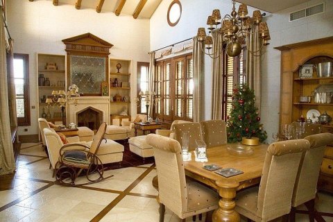 Villa for sale in Almoradi, Alicante, Spain 4 bedrooms, 732 sq.m. No. 29372 - photo 5