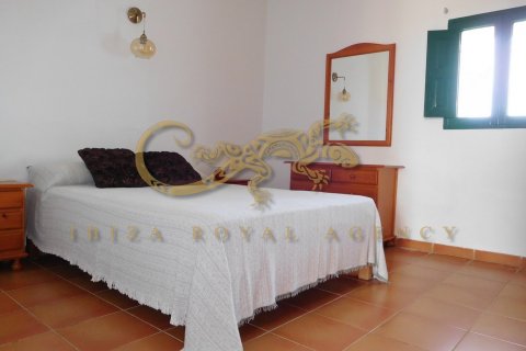 Villa for sale in Cap De Barbaria, Formentera, Spain 3 bedrooms, 135 sq.m. No. 30850 - photo 16