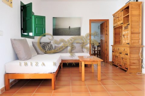 Villa for sale in Cap De Barbaria, Formentera, Spain 3 bedrooms, 135 sq.m. No. 30850 - photo 10