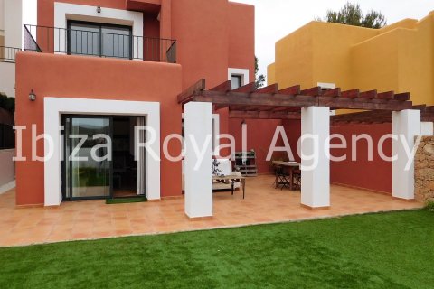 Villa for rent in Cala Tarida, Ibiza, Spain 3 bedrooms,  No. 30871 - photo 2