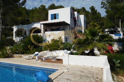 Villa for sale in San Antonio De Portmany, Ibiza, Spain 5 bedrooms, 282 sq.m. No. 30861 - photo 4
