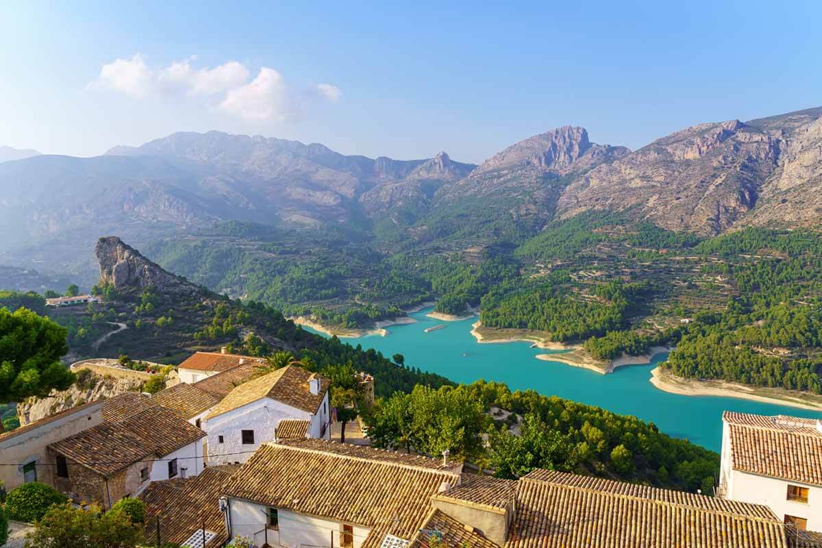 5 districts in Valencia to buy real estate and relocate to