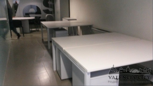 Commercial property à Valencia, Espagne 1217 m2 No. 30907