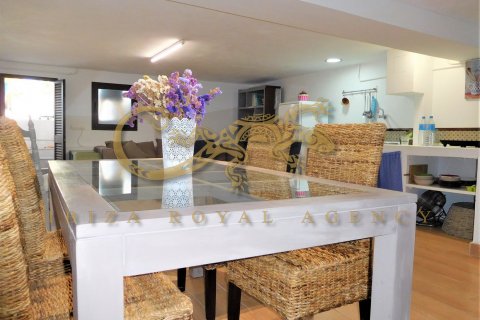Apartment for rent in Cala de Bou, Ibiza, Spain 2 bedrooms, 80 sq.m. No. 30854 - photo 7
