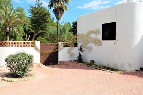 Villa for sale in Sant Agusti des Vedra, Ibiza, Spain 3 bedrooms, 173 sq.m. No. 30824 - photo 9