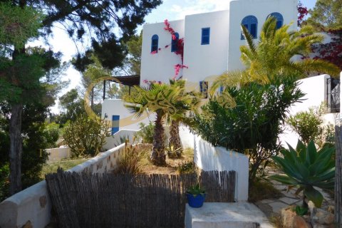 Villa for sale in San Antonio De Portmany, Ibiza, Spain 5 bedrooms, 282 sq.m. No. 30861 - photo 19
