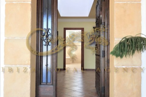 Villa for rent in Benimussa, Ibiza, Spain 2 bedrooms, 179 sq.m. No. 30840 - photo 7