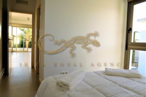 Apartment for sale in Talamanca, Ibiza, Spain 3 bedrooms, 100 sq.m. No. 30855 - photo 15