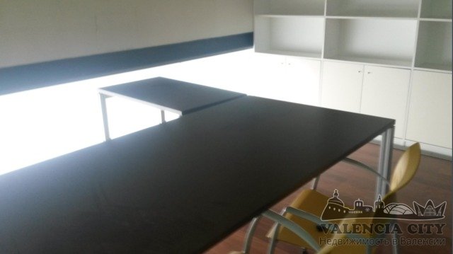 Commercial property à Valencia, Espagne 1217 m2 No. 30907