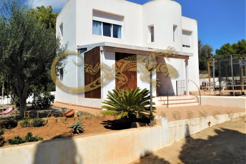 Villa for sale in Jesus, Ibiza, Spain 3 bedrooms, 145 sq.m. No. 30810 - photo 1