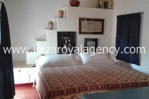 Villa for sale on Formentera, Spain 5 bedrooms, 300 sq.m. No. 30873 - photo 10