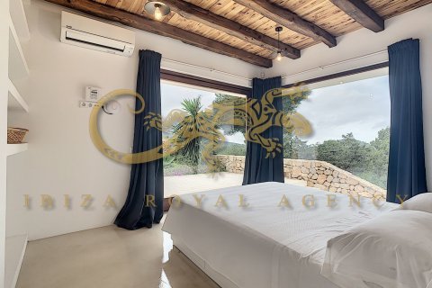 Villa for sale in Sant Agusti des Vedra, Ibiza, Spain 3 bedrooms, 200 sq.m. No. 30806 - photo 24