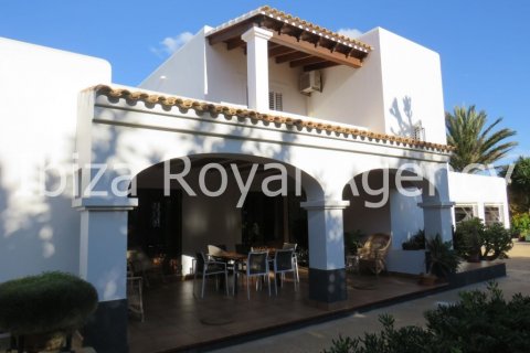 Villa for sale in San Jordi De Ses Salines, Ibiza, Spain 3 bedrooms, 200 sq.m. No. 30867 - photo 6