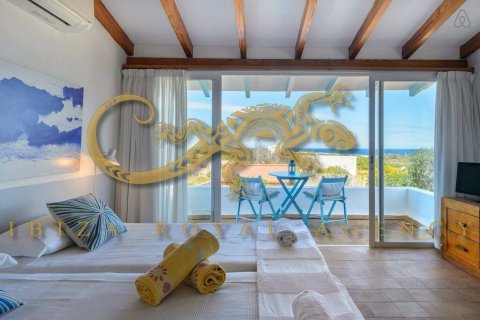 Villa for sale on Formentera, Spain 6 bedrooms, 350 sq.m. No. 30874 - photo 5