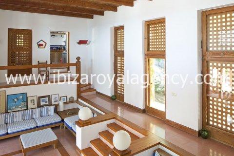 Villa for sale on Formentera, Spain 6 bedrooms, 500 sq.m. No. 30872 - photo 11