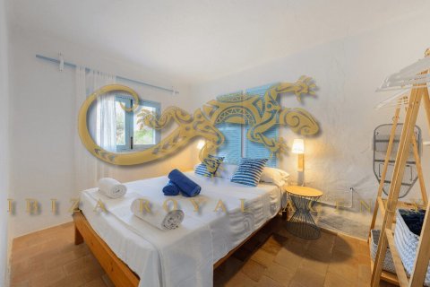 Villa for sale on Formentera, Spain 6 bedrooms, 350 sq.m. No. 30874 - photo 24