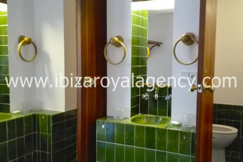 Villa for sale on Formentera, Spain 5 bedrooms, 300 sq.m. No. 30873 - photo 17