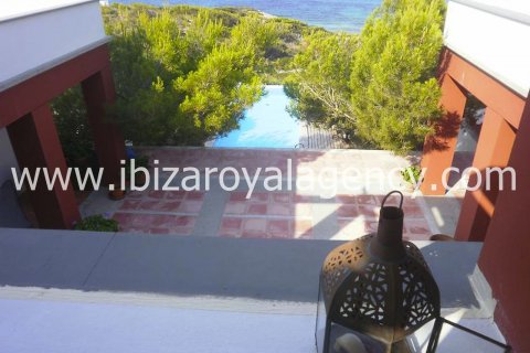 Villa for sale on Formentera, Spain 6 bedrooms, 500 sq.m. No. 30872 - photo 8