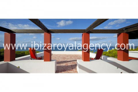Villa for sale on Formentera, Spain 6 bedrooms, 500 sq.m. No. 30872 - photo 2
