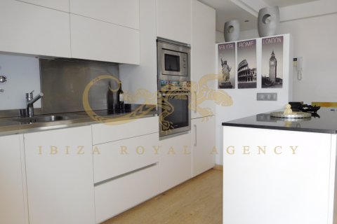 Apartment for rent in Ibiza town, Ibiza, Spain 3 bedrooms, 120 sq.m. No. 30876 - photo 12