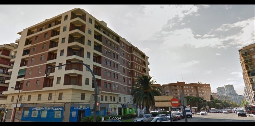 Commercial property in Valencia, Spain 20 bedrooms, 5000 sq.m. No. 30906
