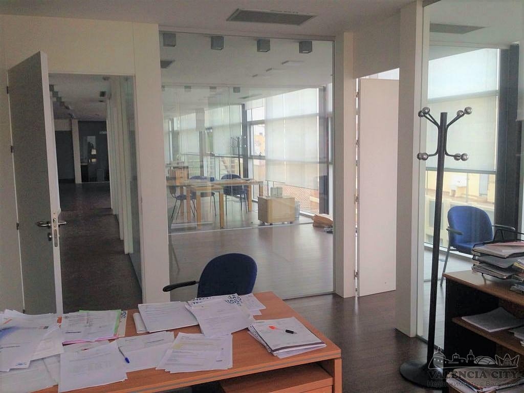 Gewerbeimmobilien in Valencia, Spanien 1500 m2 Nr. 30910