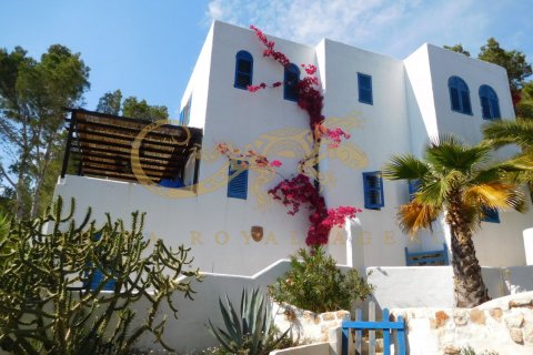 Villa for sale in San Antonio De Portmany, Ibiza, Spain 5 bedrooms, 282 sq.m. No. 30861 - photo 2