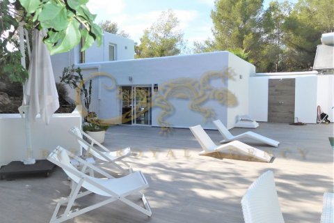 Villa for sale in Ibiza town, Ibiza, Spain 5 bedrooms, 275 sq.m. No. 30831 - photo 3