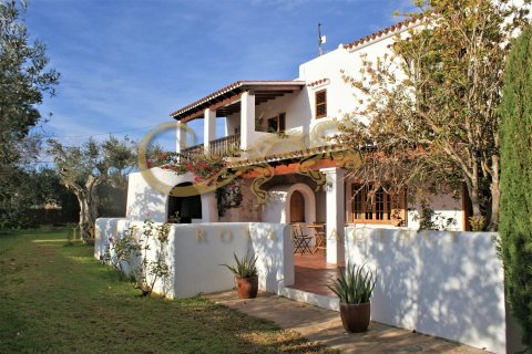 Villa for sale in Santa Gertrudis De Fruitera, Ibiza, Spain 6 bedrooms, 280 sq.m. No. 30895 - photo 3