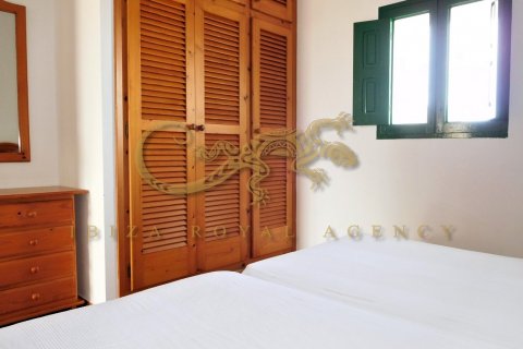 Villa for sale in Cap De Barbaria, Formentera, Spain 3 bedrooms, 135 sq.m. No. 30850 - photo 14