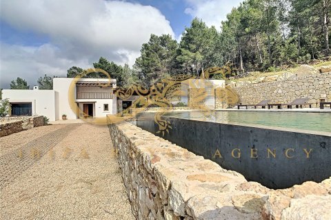 Villa for sale in Sant Agusti des Vedra, Ibiza, Spain 3 bedrooms, 200 sq.m. No. 30806 - photo 5