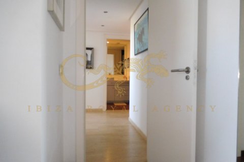 Apartment for rent in Ibiza town, Ibiza, Spain 3 bedrooms, 120 sq.m. No. 30876 - photo 29