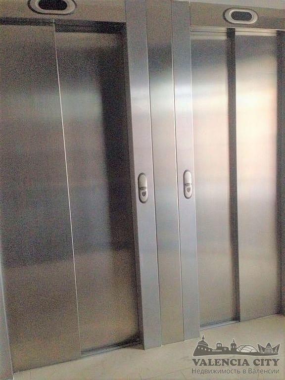 Gewerbeimmobilien in Valencia, Spanien 1500 m2 Nr. 30910