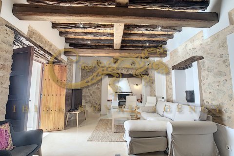 Villa for sale in Sant Agusti des Vedra, Ibiza, Spain 3 bedrooms, 200 sq.m. No. 30806 - photo 18