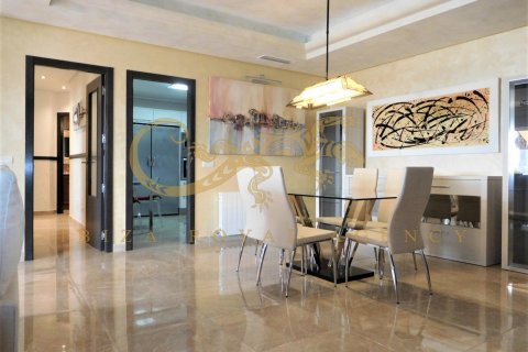 Apartment for rent in Playa d'en Bossa, Ibiza, Spain 3 bedrooms, 130 sq.m. No. 30868 - photo 13