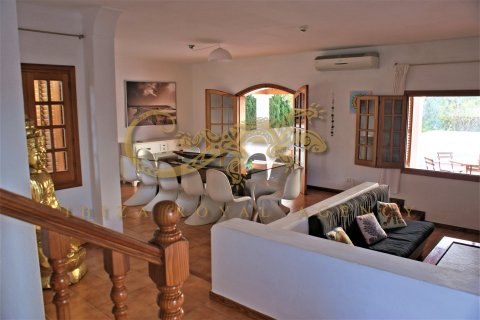 Villa for sale in Santa Gertrudis De Fruitera, Ibiza, Spain 6 bedrooms, 280 sq.m. No. 30895 - photo 6