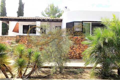 Villa for sale in Sant Agusti des Vedra, Ibiza, Spain 3 bedrooms, 173 sq.m. No. 30824 - photo 5