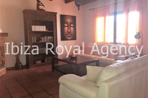 Villa for rent in Sant Josep de sa Talaia, Ibiza, Spain 3 bedrooms, 300 sq.m. No. 30877 - photo 10