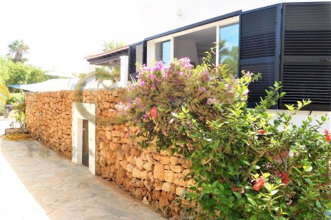 Villa for sale in Sant Agusti des Vedra, Ibiza, Spain 3 bedrooms, 173 sq.m. No. 30824 - photo 4