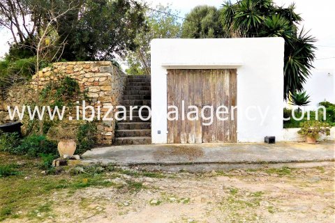 Villa for sale in Santa Gertrudis De Fruitera, Ibiza, Spain 5 bedrooms, 500 sq.m. No. 30865 - photo 6