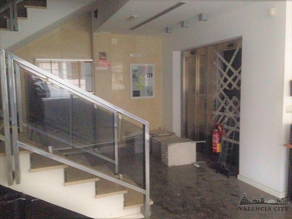 Gewerbeimmobilien in Valencia, Spanien 1500 m2 Nr. 30910