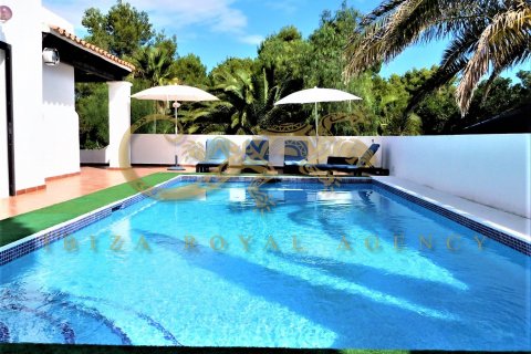 Villa for sale in Sant Agusti des Vedra, Ibiza, Spain 3 bedrooms, 173 sq.m. No. 30824 - photo 2