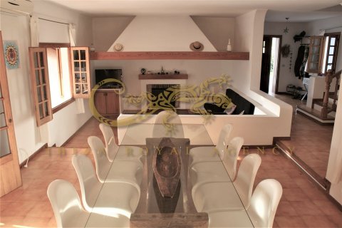 Villa for sale in Santa Gertrudis De Fruitera, Ibiza, Spain 6 bedrooms, 280 sq.m. No. 30895 - photo 8